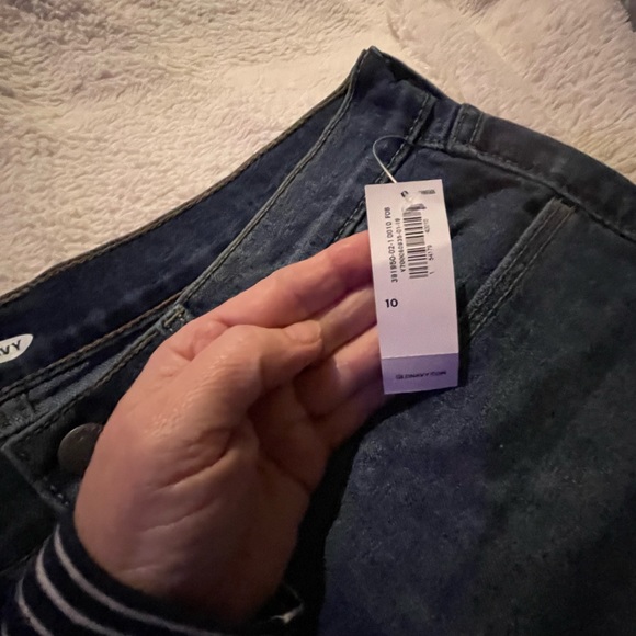 NWT- Old Navy Cuffed Shorts - Picture 3 of 4